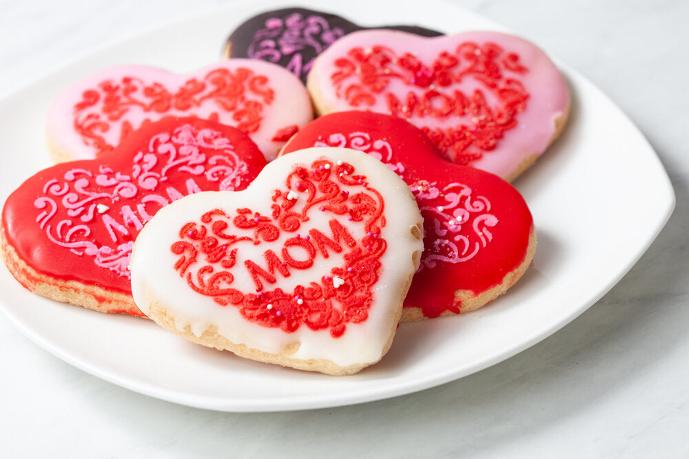 Mother's Day decorated heart shaped cookies. 